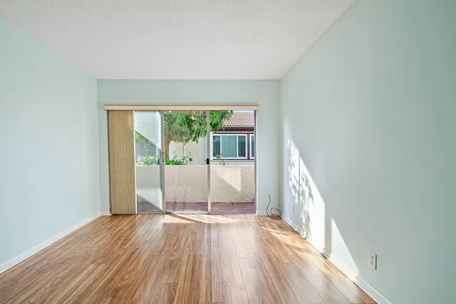 Unit 112 photo 18