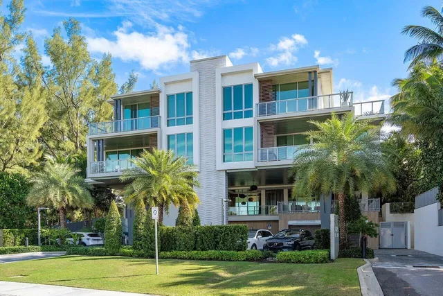 1625 Ocean Unit 10 photo 4
