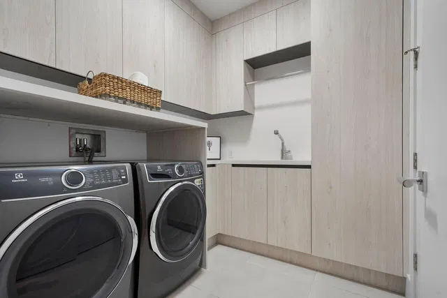 1625 Ocean Unit 10 photo 32