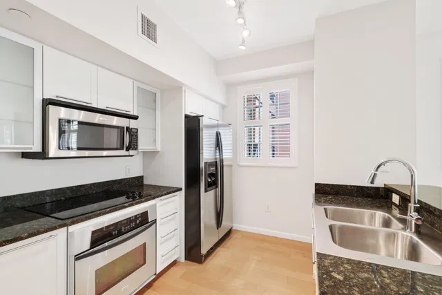 The Astor Unit 302 photo 10
