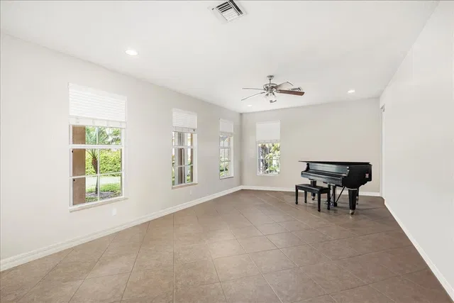Canterbury Place Residence photo 22