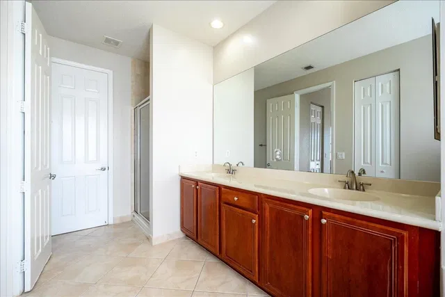 Canterbury Place Residence photo 34