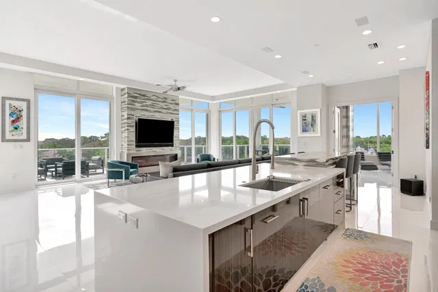 Azure Palm Beach Gardens Unit 412 photo 16