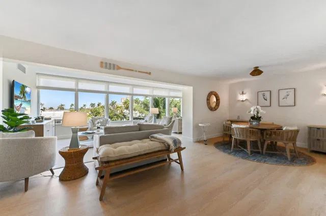 Palm Beach Towers, Palm Beach Unit 321a photo 2