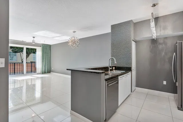 The Astor Unit 314 photo 5