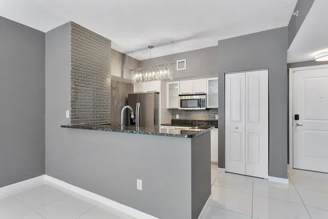 The Astor Unit 314 photo 17
