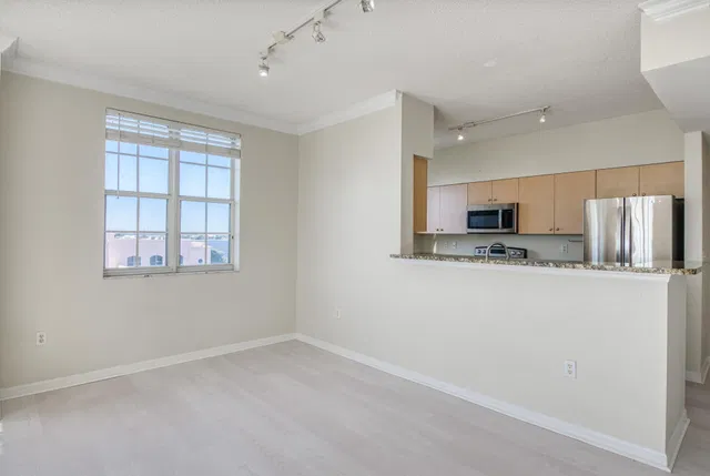 The Montecito Unit 513 photo 6