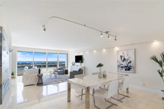 The Plaza of The Palm Beaches Unit 19C photo 3