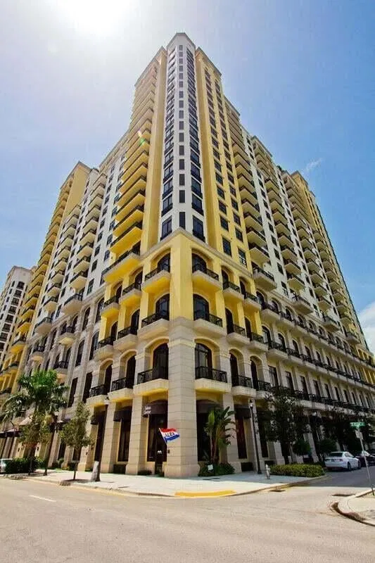 Two City Plaza Unit 1616 photo 2