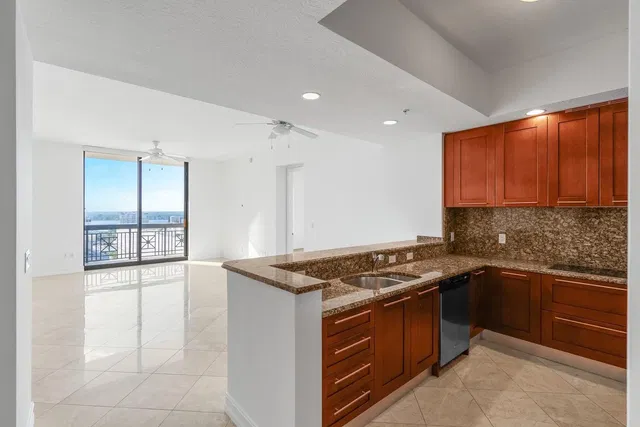 Two City Plaza Unit 1616 photo 10