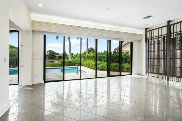 Frenchman's Creek Residence photo 9