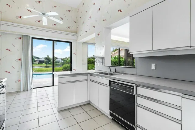 Frenchman's Creek Residence photo 32
