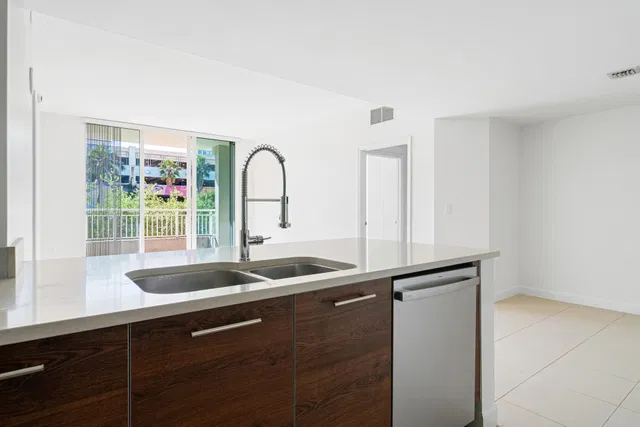 City Palms Unit 221 photo 9