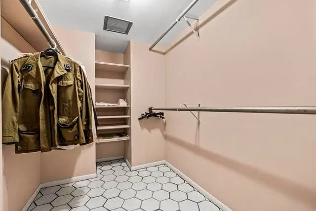 Winthrop House Condos Unit 415 photo 12