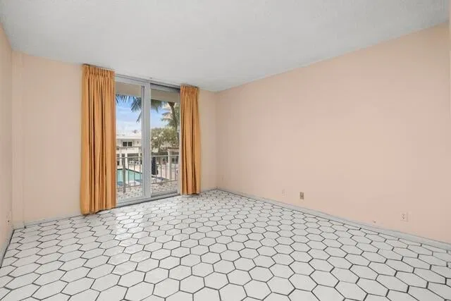 Winthrop House Condos Unit 415 photo 13