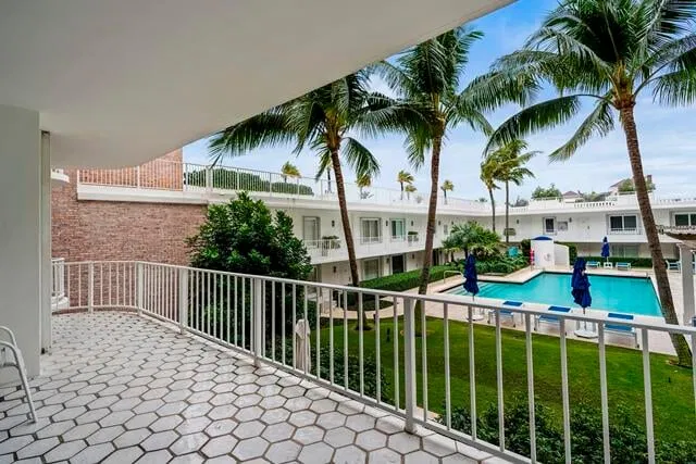Winthrop House Condos Unit 415 photo 17