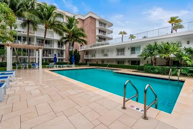 Winthrop House Condos Unit 415 photo 23