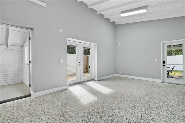 Residence photo 12