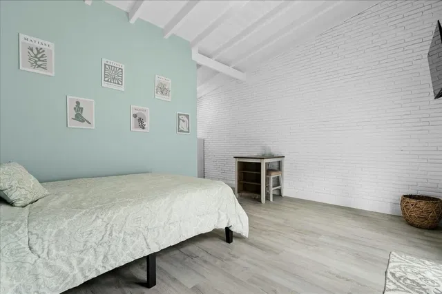Residence photo 26