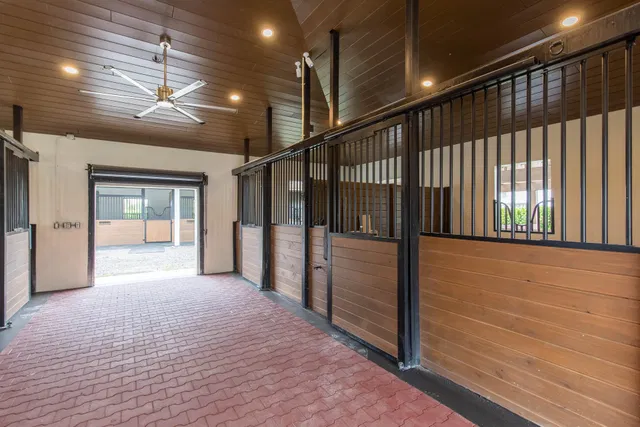 Saddle Trail Park Residence photo 33