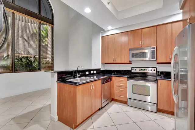 One City Plaza Unit 127 photo 4