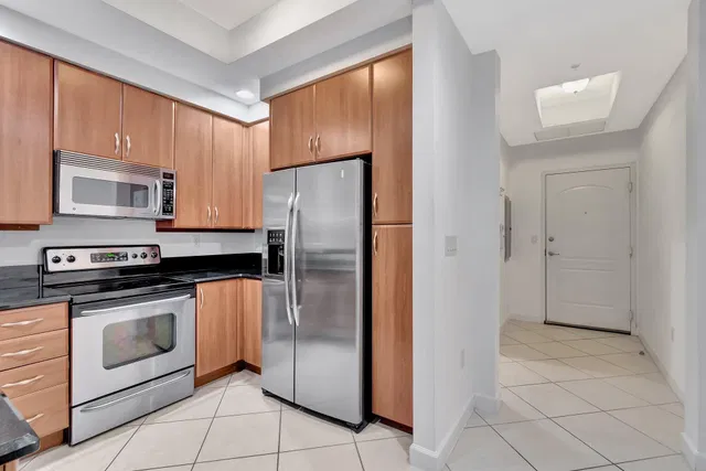 One City Plaza Unit 127 photo 9