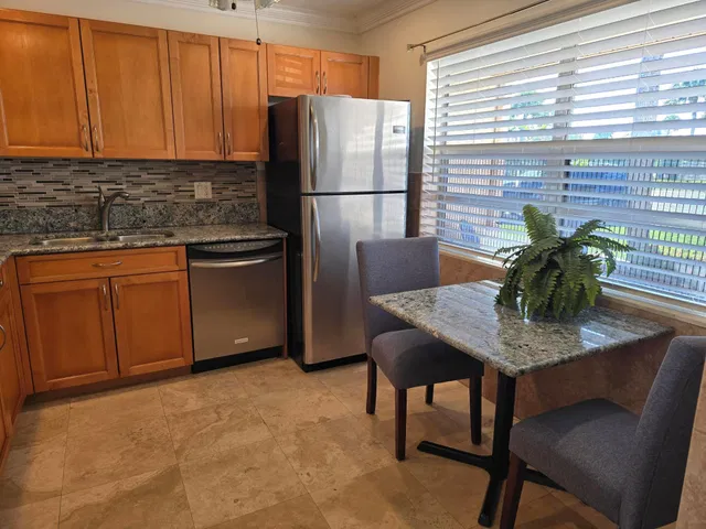 Residence photo 3