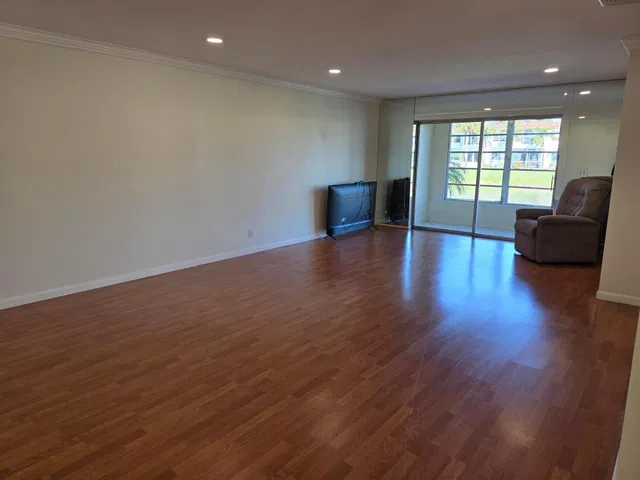 Residence photo 9