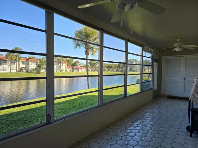 Residence photo 17