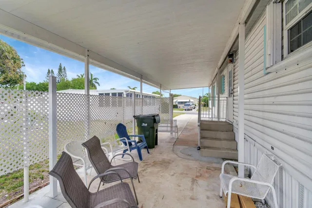 Residence photo 3