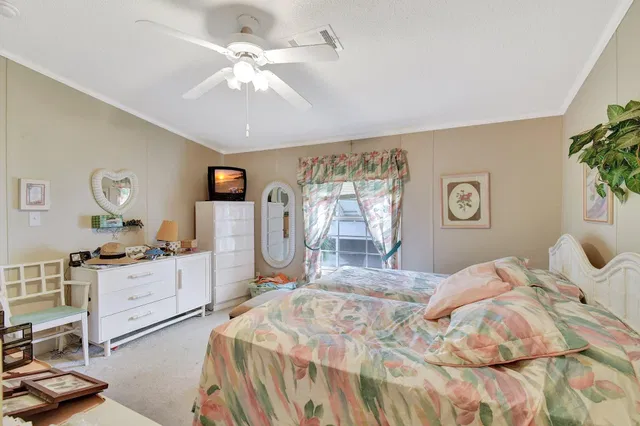 Residence photo 18