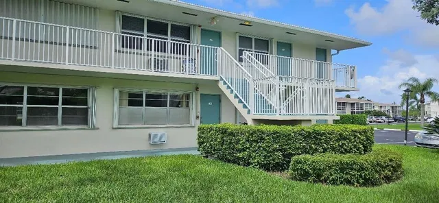 Unit 111 photo 3