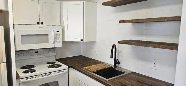 Unit 111 photo 5