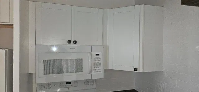 Unit 111 photo 8