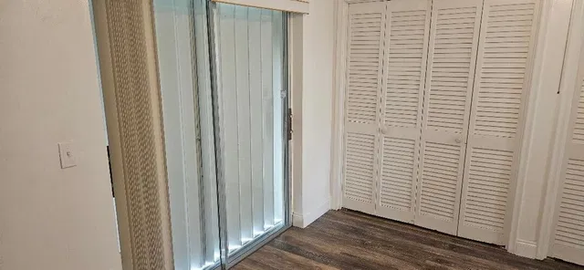 Unit 111 photo 14