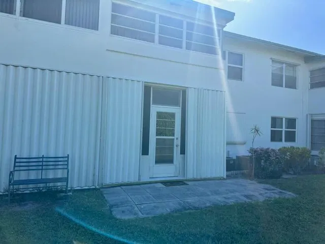 Unit 105 photo 3