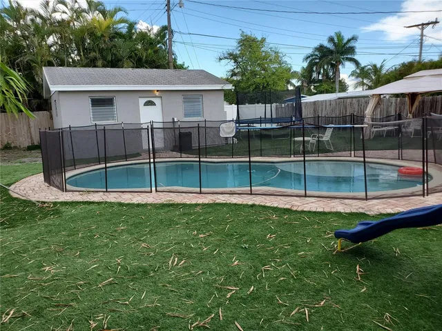 Residence photo 12