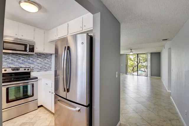  Unit 206 photo 5