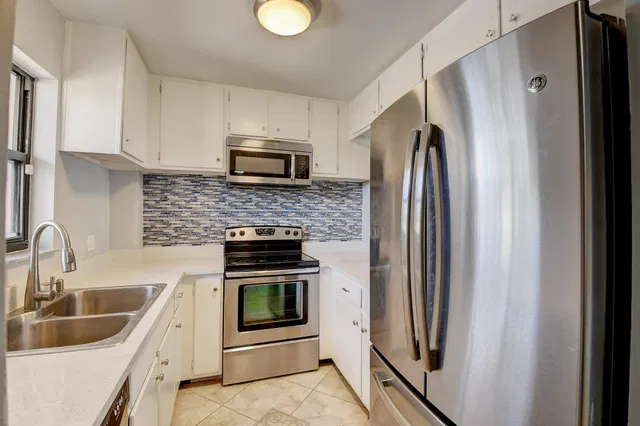  Unit 206 photo 6