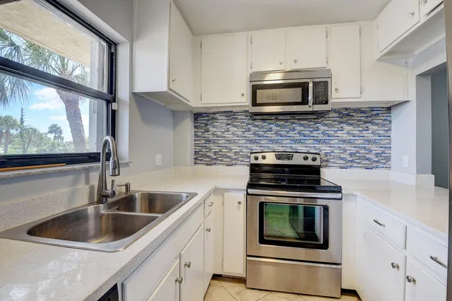  Unit 206 photo 8