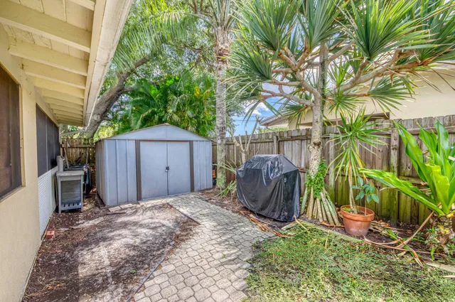 Jupiter River Estates Residence photo 30