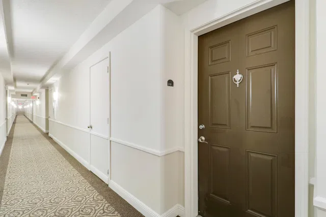 610 Clematis Unit 310 photo 2