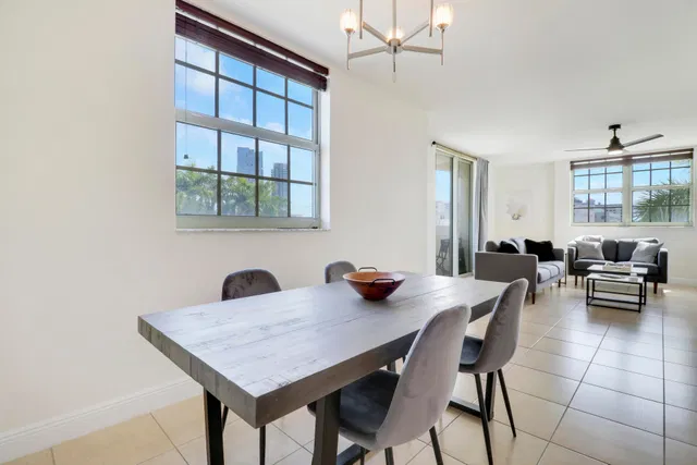 610 Clematis Unit 310 photo 12