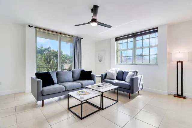 610 Clematis Unit 310 photo 14