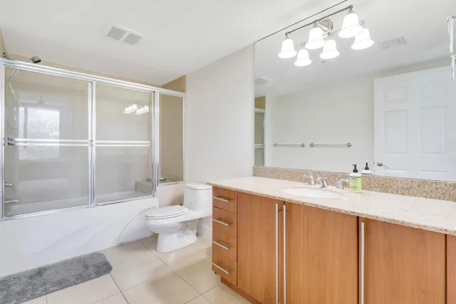 610 Clematis Unit 310 photo 20