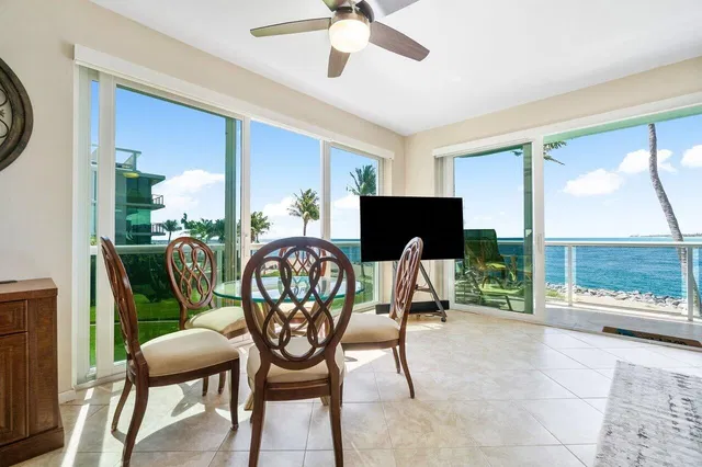 Singer Island Unit 204 photo 4