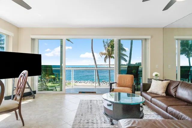Singer Island Unit 204 photo 5