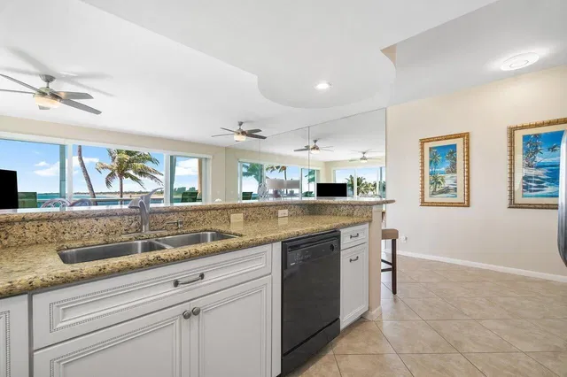 Singer Island Unit 204 photo 15