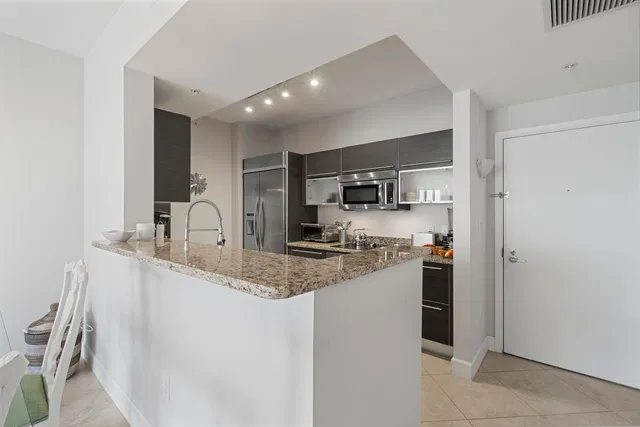 CityPlace South Tower Unit 1609 photo 2