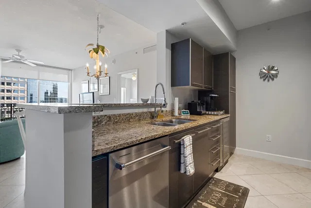 CityPlace South Tower Unit 1609 photo 4